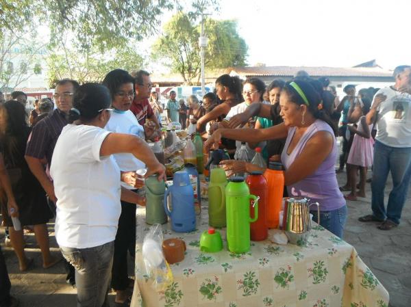 Café comunitário deu início ao Festejo de São Francisco de Assis em Floriano(Imagem:FlorianoNews)