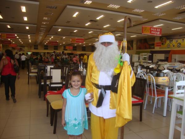 Papai Noel Amarelo(Imagem:redaçao)