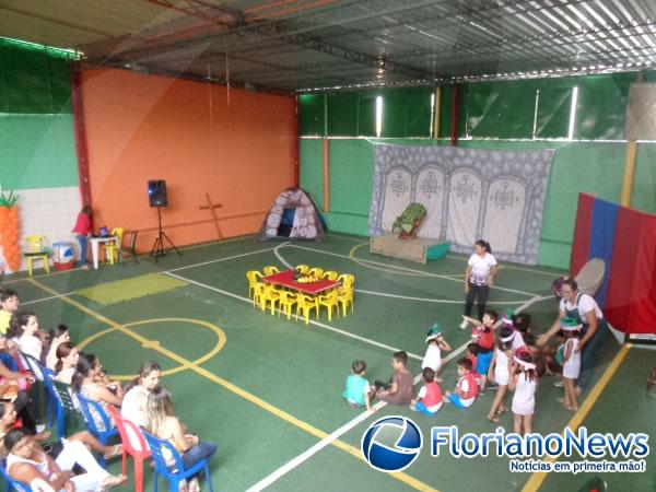 Paixão de Cristo é encenada por crianças da Escola Pequeno Príncipe.(Imagem:FlorianoNews)