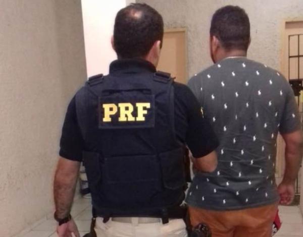 PRF prende homem com mandado de prisão em aberto em Floriano.(Imagem:PRF)