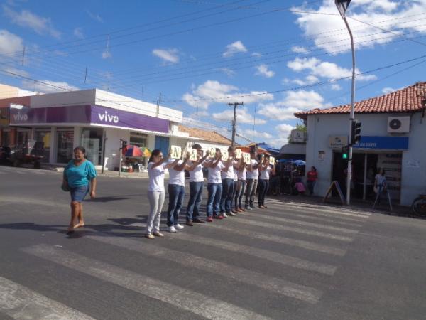 Blitz educativa reforça o perigo do álcool e direção.(Imagem:FlorianoNews)