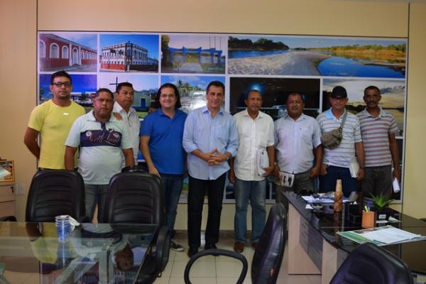 Prefeito Gilberto Júnior define apoio ao Campeonato Florianense de Futebol Amador.(Imagem:Secom)