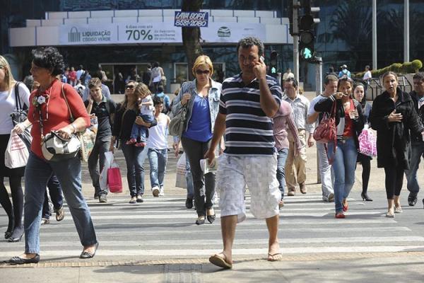 Desempregados procura trabalho(Imagem:Wilson Dias / Agência Brasil)