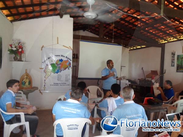 Grupo do Terço dos Homens se reúne para retiro de formação.(Imagem:FlorianoNews)