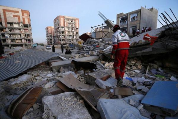 Terremoto deixa 334 mortos e quase 2 mil feridos no Irã.(Imagem:G1.com)