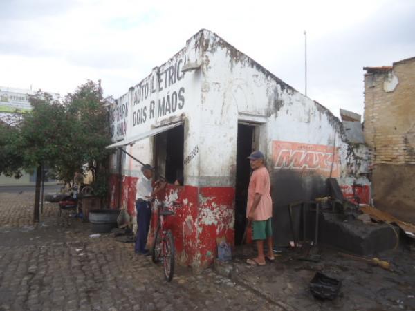 Oficina mecânica é alvo de arrombamento no Centro de Floriano.(Imagem:FlorianoNews)