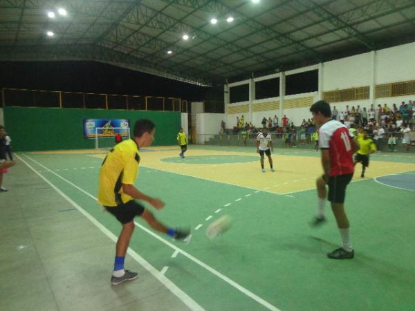 Jogos Escolares Florianense atrai grande público em Ginásio Poliesportivo.(Imagem:FlorianoNews)