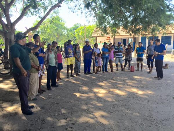 Prefeito Gilberto Júnior participa de mutirão na zona rural.(Imagem:SECOM)