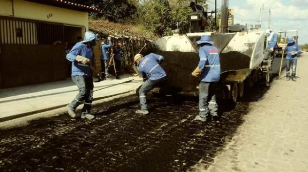 Obras de asfaltamento têm início no bairro Alto Cruz.(Imagem:FlorianoNews)