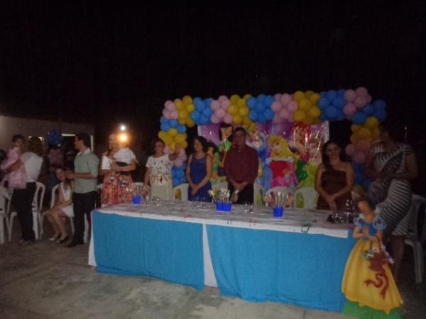 Alunos de Escola Municipal comemoram conclusão da Educação Infantil com formatura.(Imagem:FlorianoNews)