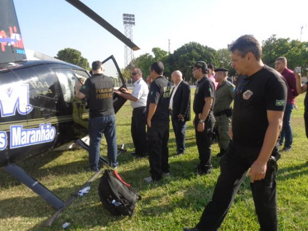 Polícia apura pouso de helicóptero no Estádio Tiberão, em Floriano.(Imagem:FlorianoNews)