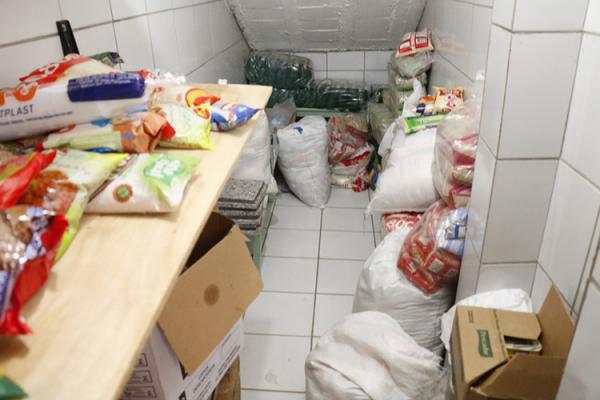 Parte dos alimentos arrecadados foram entregues a crianças carentes de Nazária e também de outros municípios. (Imagem: Wilson Filho/ Cidadeverde.com)