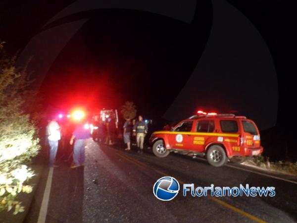 Colisão frontal entre carros deixa três pessoas feridas na PI-140(Imagem:FlorianoNews)
