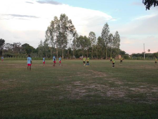 Torneio esportivo na localidade L-3.(Imagem:FlorianoNews)