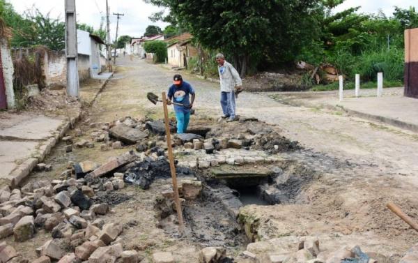 Infraestrutura intensifica serviços de recuperação em Floriano.(Imagem:Secom)