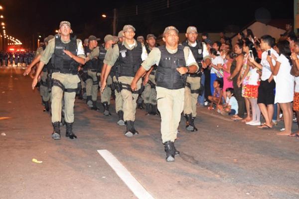 Recorde de público prestigia desfile cívico na Avenida Frei Antônio Curcio.(Imagem:Waldemir Miranda)