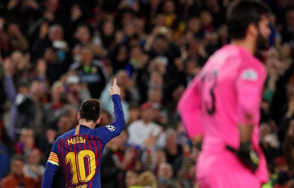 Messi fez três gols no jogo de ida, mas Barcelona sofreu a virada no jogo de volta contra o Liverpool de Alisson.(Imagem: Reuters)
