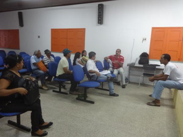 Reunião encerra primeira etapa do Programa Água para Todos em Floriano.(Imagem:FlorianoNews)