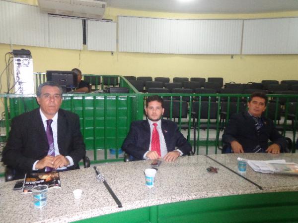 Vereadores Everaldo Elvas (PSB), Allan Barbosa (PSDB) e Miguel Vieira de Barros (PTB).(Imagem:FlorianoNews)