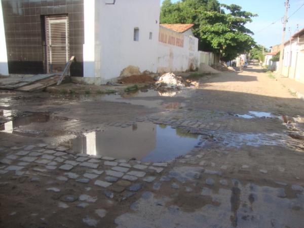 Buracos nas ruas de Floriano - Rua Cruzeiro do Sul, Centro(Imagem:redação)