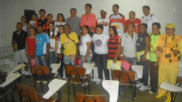 Delegações participantes do 6º Torneio de Futsal Feminino.(Imagem:FlorianoNews)