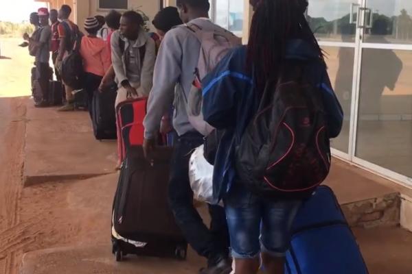 Haitianos chegam ao Brasil pela Guiana e engrossam êxodo de estrangeiros em RR(Imagem:Reprodução/TV Globo)