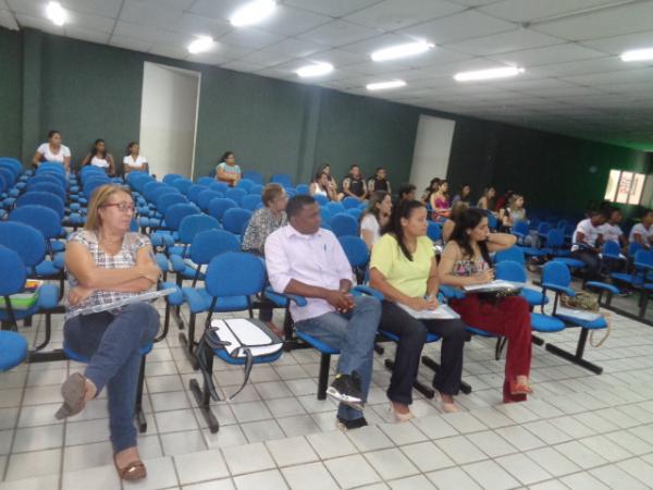 Floriano sedia IV Encontro da Rede de Atenção Psicossocial e Intercambista.(Imagem:FlorianoNews)