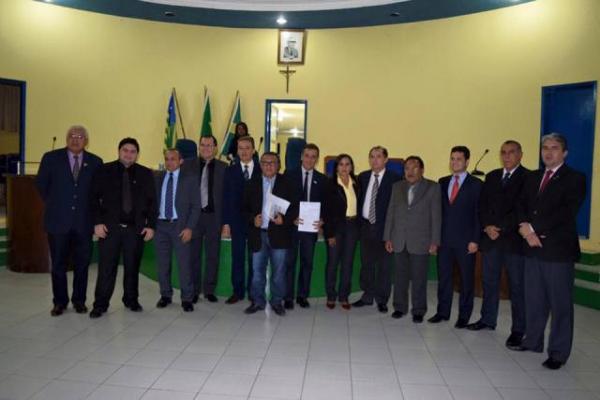 Gilberto Júnior participa da abertura do ano legislativo na Câmara de Floriano.(Imagem:Waldemir Miranda)