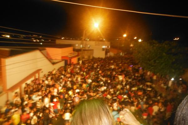 Primeiro dia de carnaval arrasta milhares de pessoas em Floriano.(Imagem:FlorianoNews)