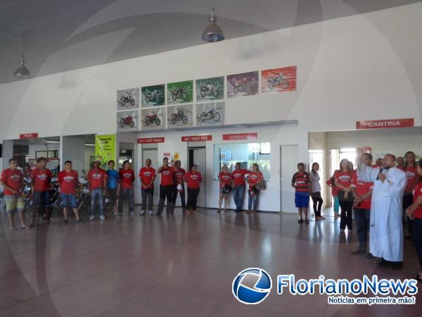 Cajueiro Motos comemora Dia do Motociclista com moto passeio em Floriano. (Imagem:FlorianoNews)