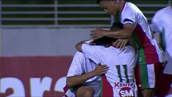 Diego chora após gol dedicado a Edson Piauí.(Imagem:Reprodução/Premiere FC)