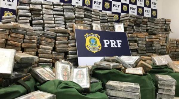 PRF faz uma das maiores apreensões de cocaína do país, em Alagoas.(Imagem:PRF)