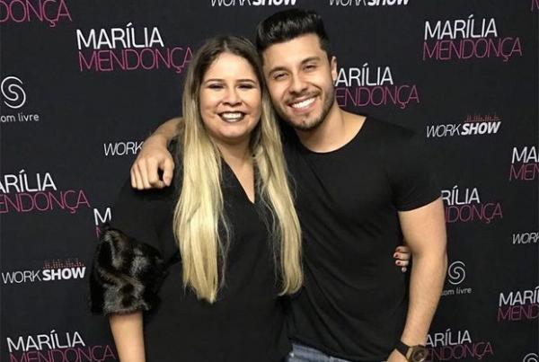 Marília Mendonça e Murilo Huff em dezembro de 2017.(Imagem: Reprodução/Instagram)