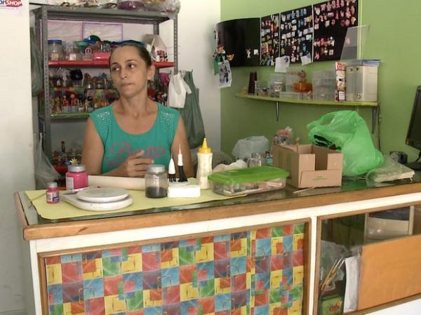 Comerciante relata cenas de horror após assalto em farmácia.(Imagem:Reprodução TV Clube)