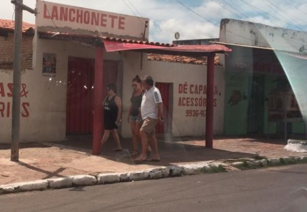 Artistas globais são flagrados fazendo caminhada em Floriano.(Imagem:Velhomonge.com)