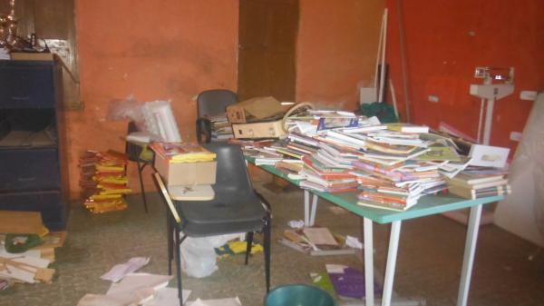 Escola é invadida e itens da merenda escolar dos alunos são roubados.(Imagem:FlorianoNews)