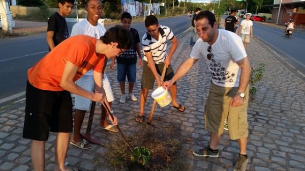 Ordem Demolay participa de evento cívico e planta 55 árvores em Floriano.(Imagem:Anderson Carnib)