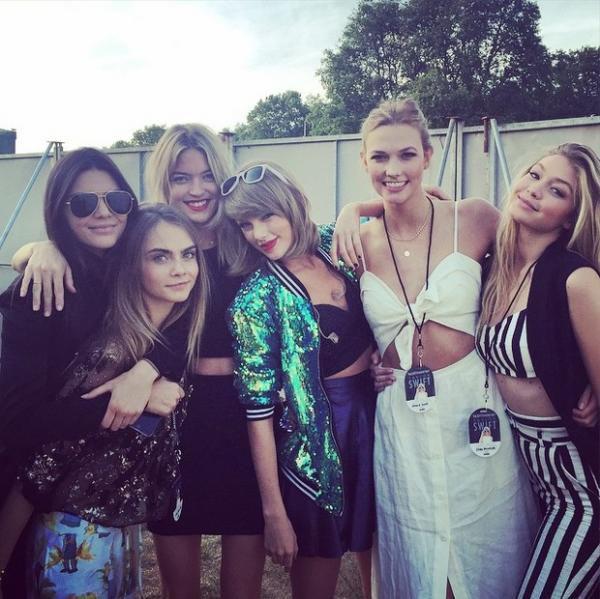 Taylor Swift com Kendall Jenner, Cara Delevingne, Karlie Kloss, Gigi Hadid, Martha Hunt e Serena.(Imagem:Reprodução/Instagram)