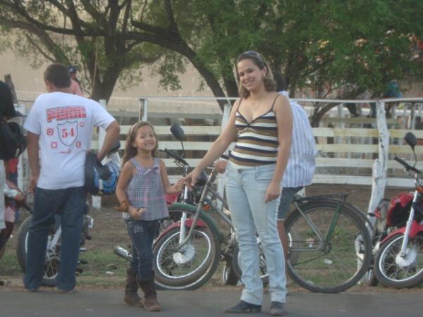 Visitantes na Vaquejada do Parque Tatu de Floriano(Imagem:redaçao)