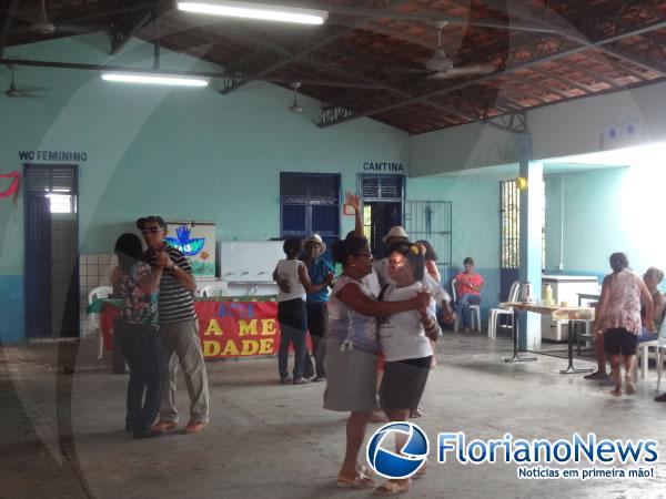 Centro de Referência da Assistência Social realizou prévia carnavalesca para idosos.(Imagem:FlorianoNews)