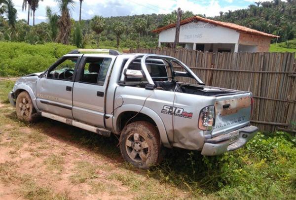 Carro ocupado pela família no momento do acidente.(Imagem:Cidadeverde.com)