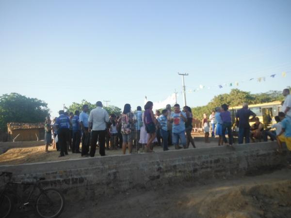 Alvorada festiva marca abertura dos festejos de Nossa Senhora Aparecida.(Imagem:FlorianoNews)