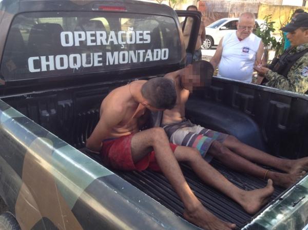 Dupla foi presa pela PM próxima ao local do crime, em Teresina.(Imagem:Ellyo Teixeira/G1)