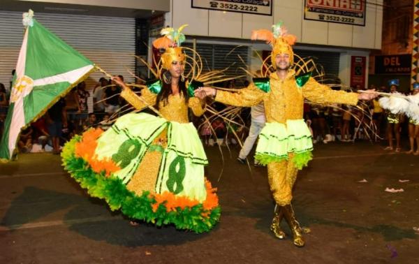 Carnaval encerra com desfile das Escolas de Samba e festa no Cais, em Floriano.(Imagem:Secom)