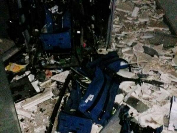 Bando arrombou agência e explodiu caixa eletrônico.(Imagem:Polícia Militar)