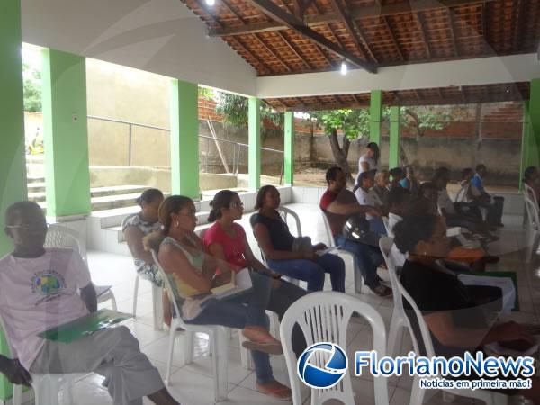 Paroquianos de Nazaré do Piauí participam de Assembleia de Pastoral.  (Imagem:FlorianoNews)