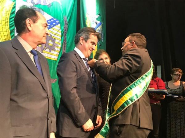Ciro Nogueira recebe homenagem em solenidade pelos 120 anos de Floriano.(Imagem:Cidadeverde.com)