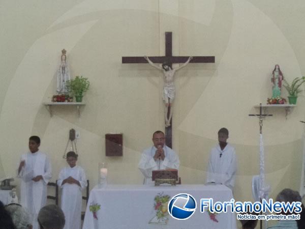 Devotos participam da procissão de Nossa Senhora de Fátima em Floriano.(Imagem:FlorianoNews)