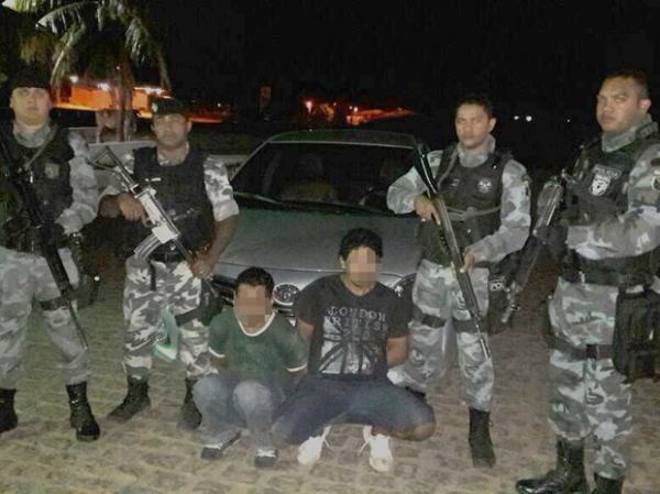 Força Tática conduziu a dupla após prisão feita por policiais de Dirceu Arcoverde.(Imagem:Divulgação/PM)