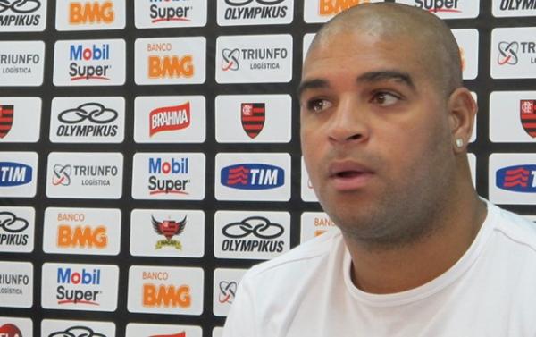 Adriano faz pronunciamento no Ninho do Urubu.(Imagem:Richard Souza/Globoesporte.com)